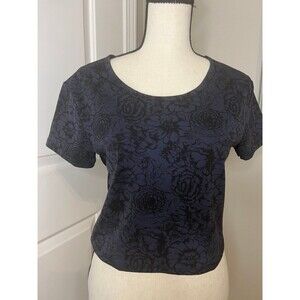 Unbranded XL crop top for gym or workout.